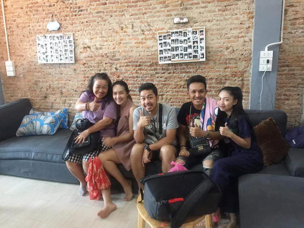 Meet Up Hostel Bangkok Bagian luar foto